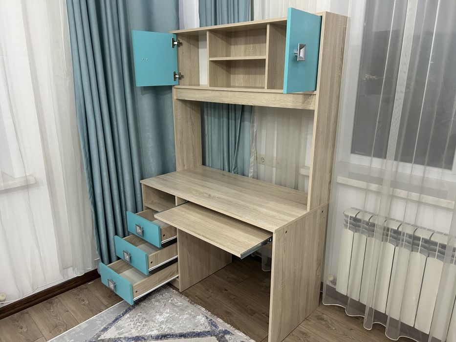 Рабочий стол с надстройкой