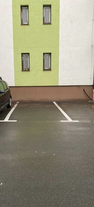 Dau in chirie parcare
