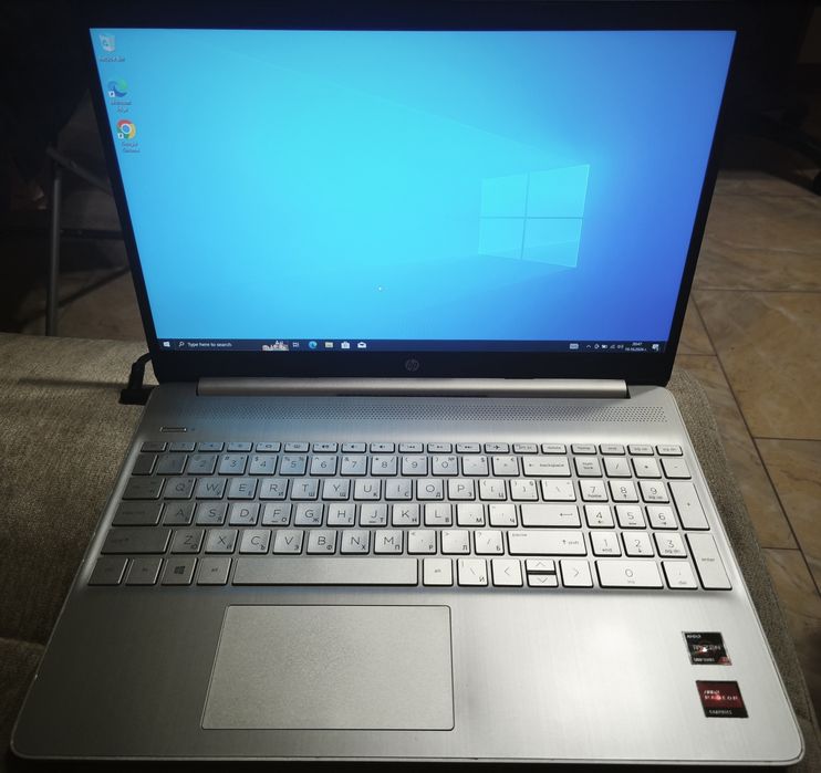 Лаптоп HP 15s-eq2009nu / Ryzen 3 5300U / 8 GB RAM / 256 GB SSD