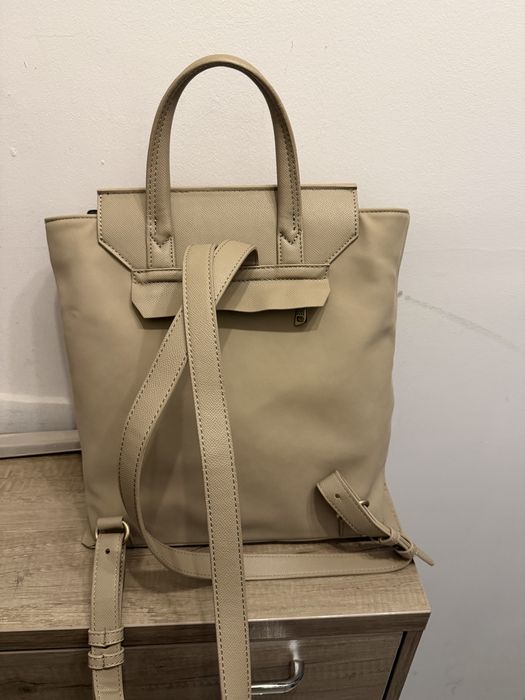 Бежевый рюкзак RBRK