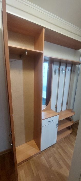 Продам прихожую.
