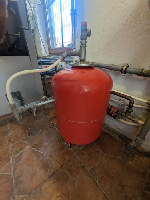 Centrala pe lemne Viadrus 25kw  cu vas de expansiune si accesorii