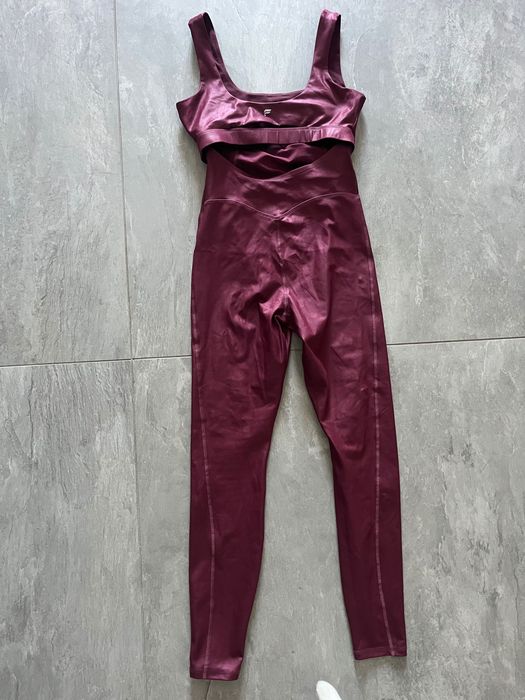 Salopetă sport Fabletics mov – mărimea S – purtată o singură dată