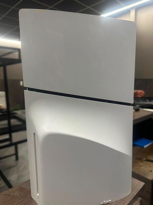 Продам PlayStation 5 slim 1 tb