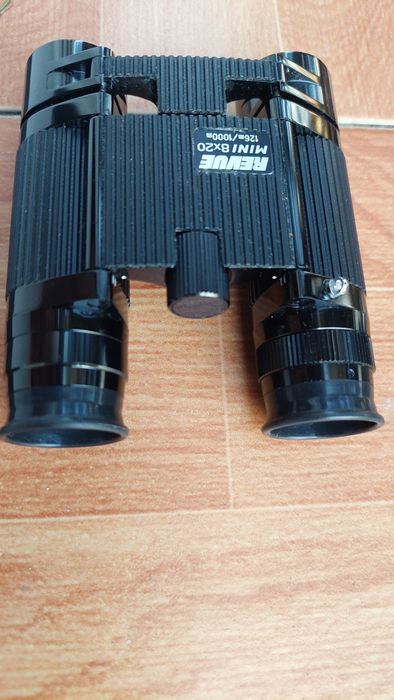 Binoclu Revue Swiss  8x20