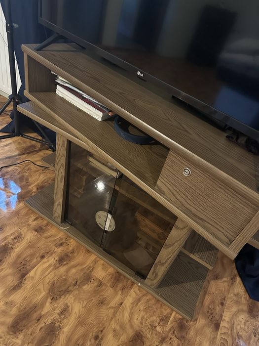 Comoda  tv din lemn cu sertar, usi sticla