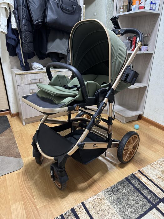 Коляска б/у в отличном состоянии