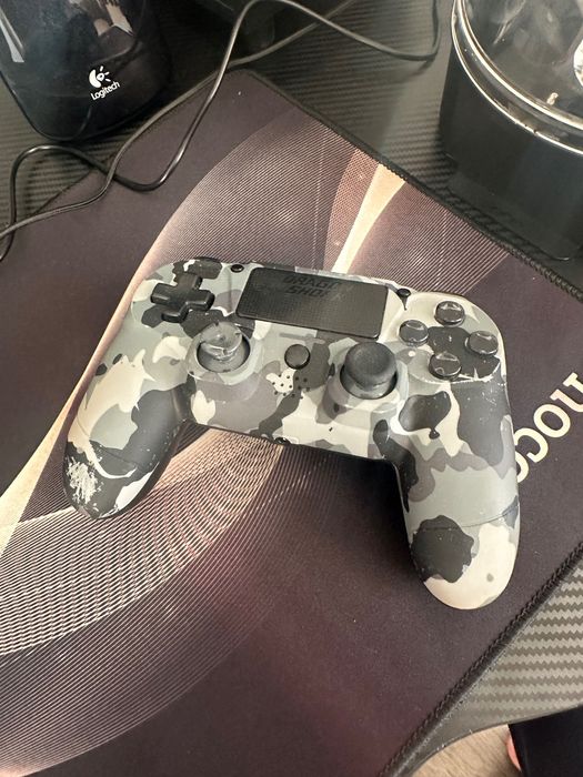 Продам джойстик для пс 4