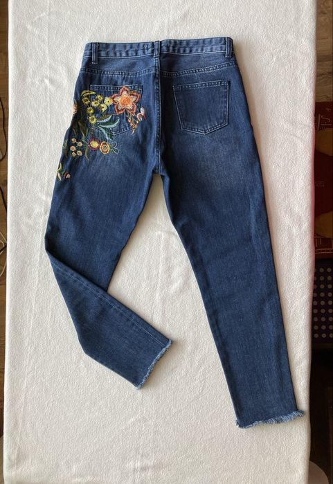 Blugi dama Lachez, M, albastri, cu flori brodate