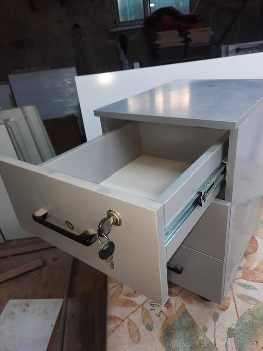 Продам Тумбы мобильные 550х450х350
