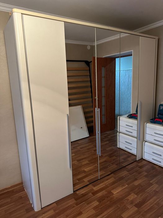 Продам спальный гарнитур