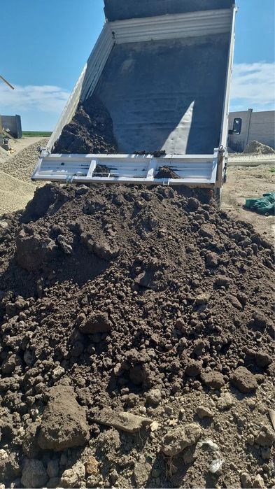 Pamant negru de padure mranita nisip piatra sparta