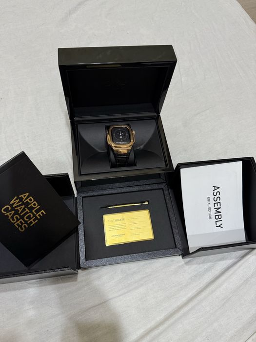 Продам Чехол Golden Concept + Apple Watch Series 8