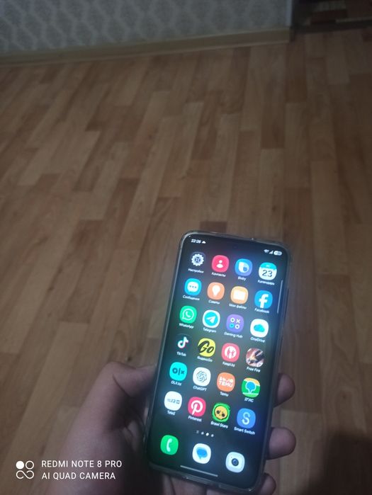 Продам Самсунг с23