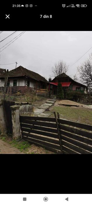 Vând casă la țară