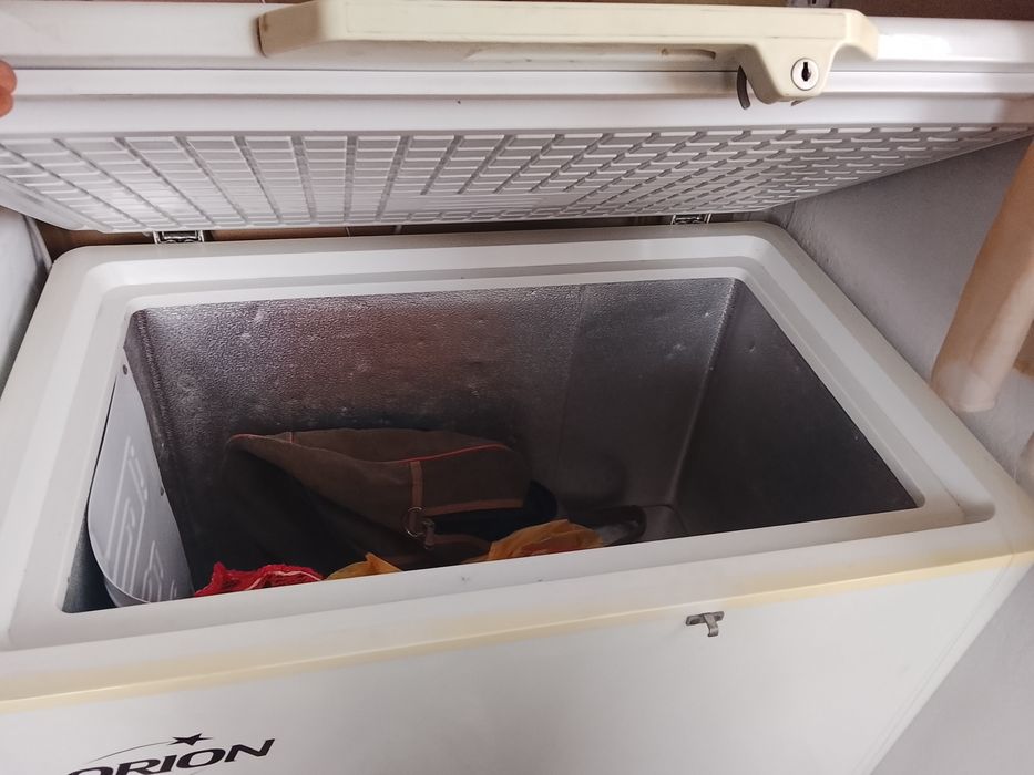 Продам морозильник