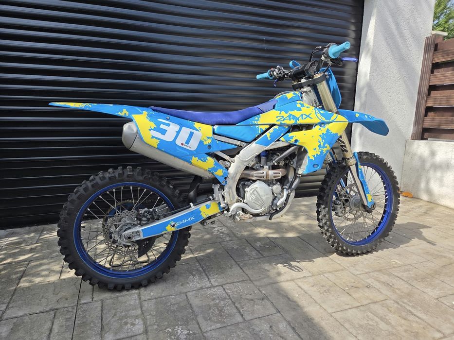 Yamaha YZ250F 2022 • sub 50 de ore • pornire electrică. Motocicletă întreținută, gata de utilizare.