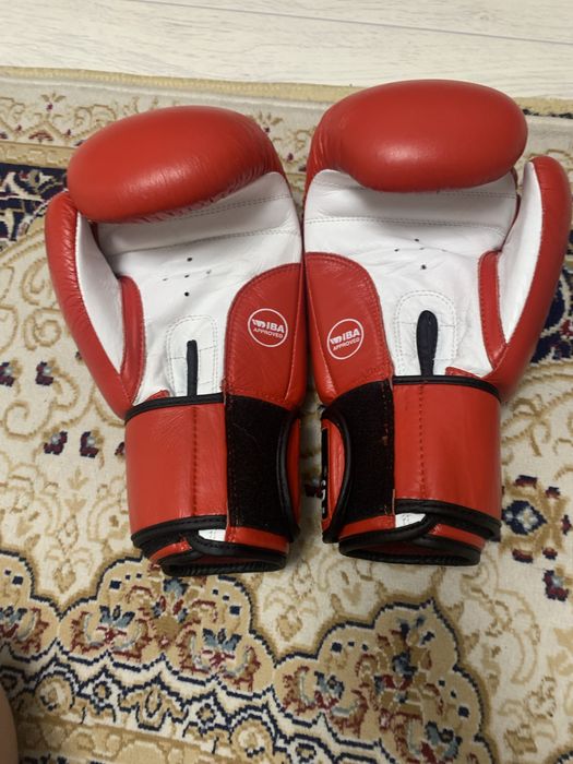 Боксерские перчатки STING