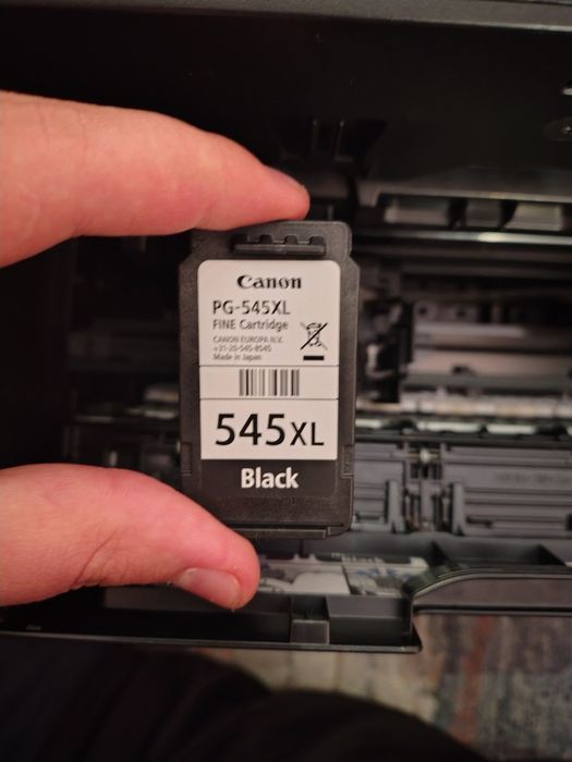 Продавам Принтер със скенер  Canon MG3050