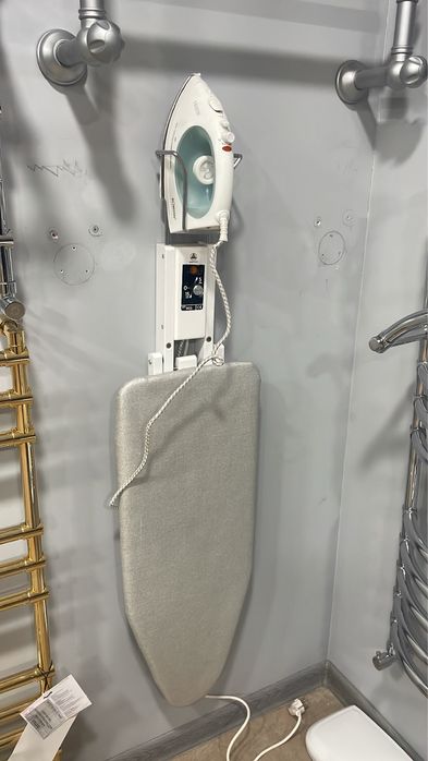 Настенная гладильная доска в комлекте с утюгом