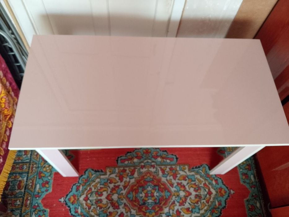 Продаётся кухонны стол