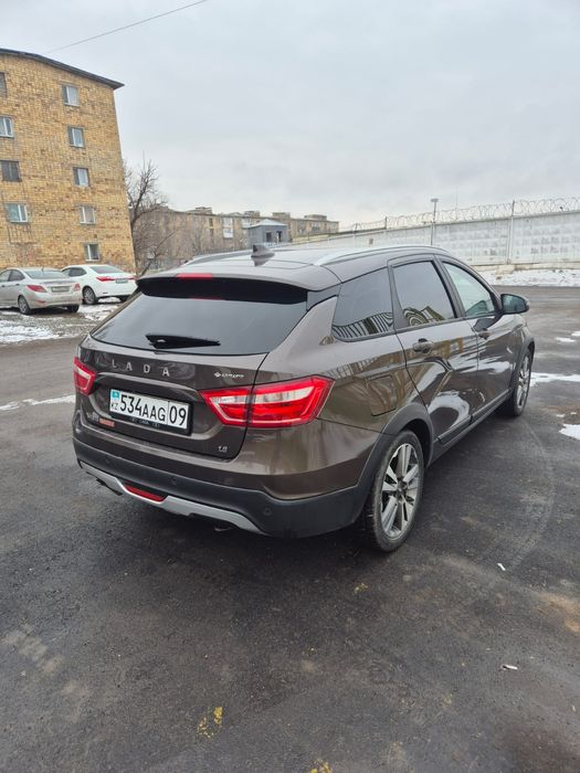 Продаётся lada vesta cross SW .