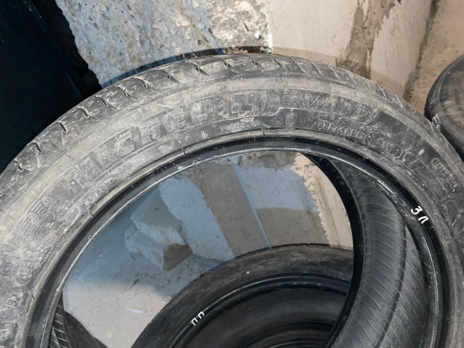 Продам комплект летней резины р17