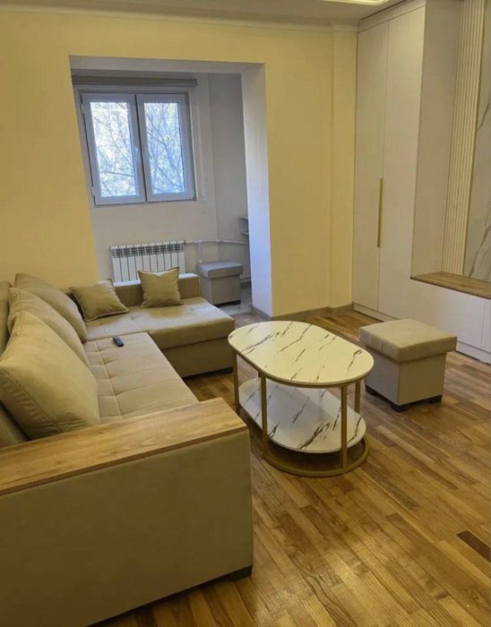 а: М Ойбек  Мирабадский район Ор.р: Дом Художника