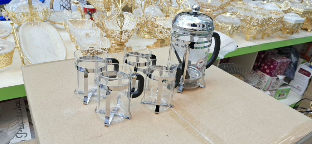 Porshinli choynak coffe va choy uchun 4ta bakallari va qoshiqcha bilan
