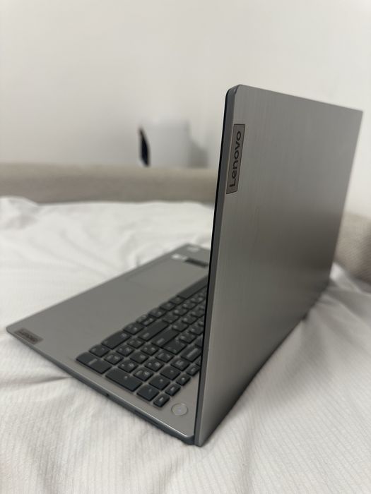 Lenovo IdeaPad 3 (core i5)