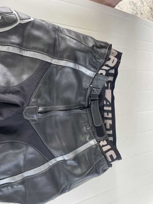 Se vinde costum piele motociclist marimea 52