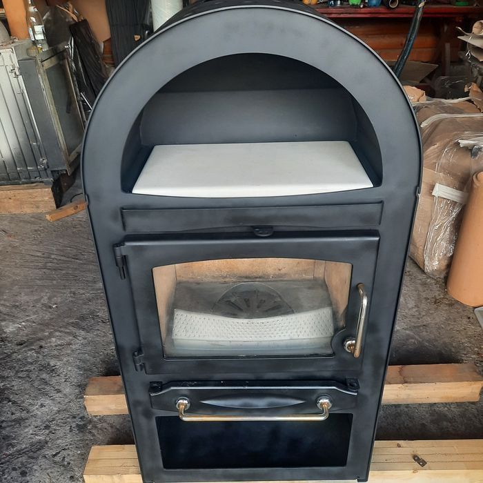 Soba tip șemineu de 8 kw  focar șamotat marca germana