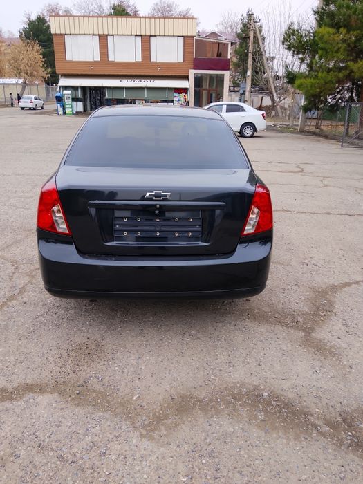 Ласетти 1.6 сотилади