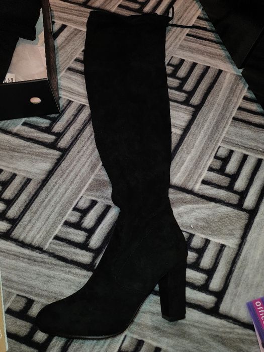 Нови велурени ботуши