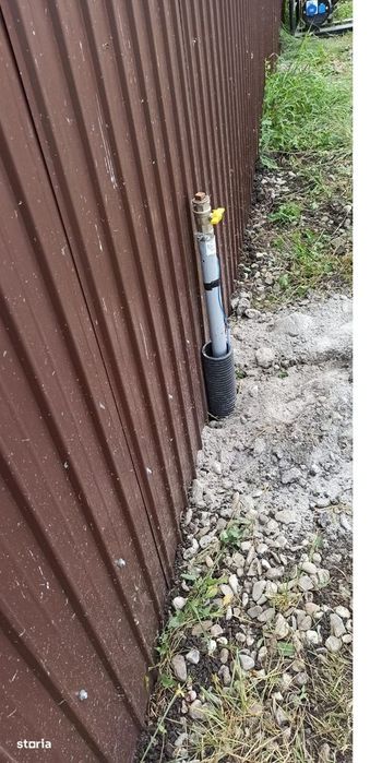 Teren intravilan-cu ceas de curent-380W,apa,canalizare,gaz.