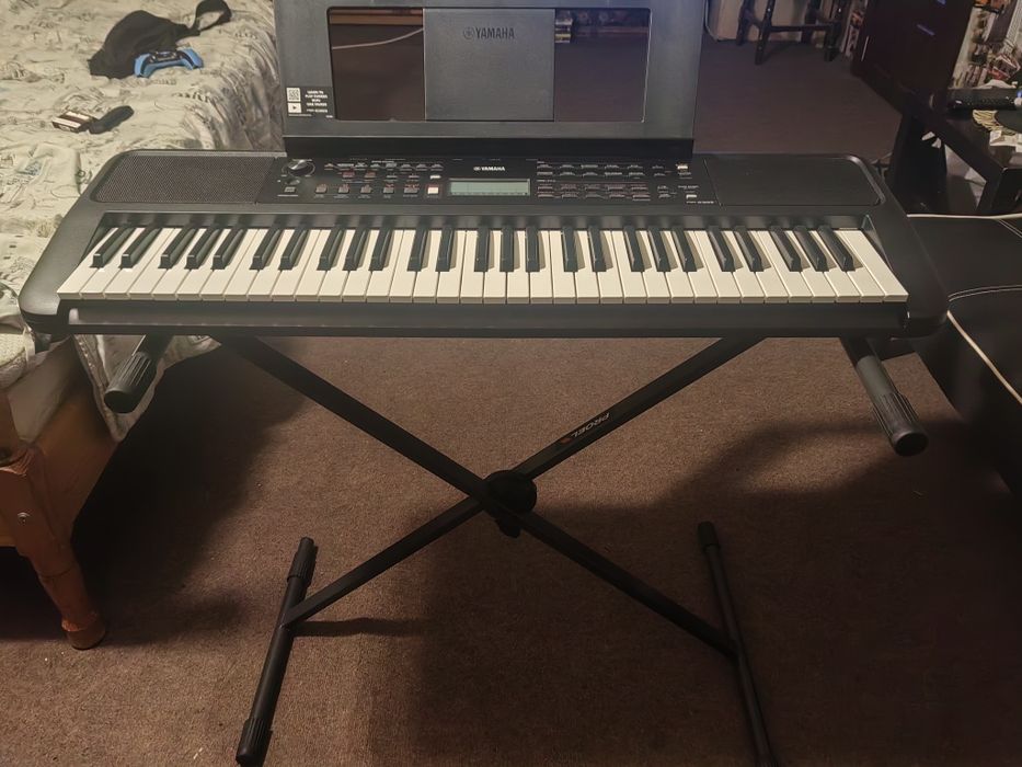 Синтезатор  YAMAHA PSR-E383