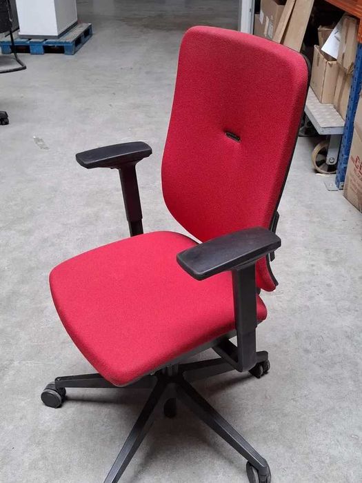 Scaun si masa de birou original Steelcase, rosu