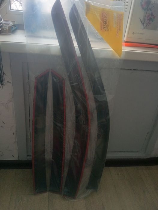 Дефлектор боковых стекол.