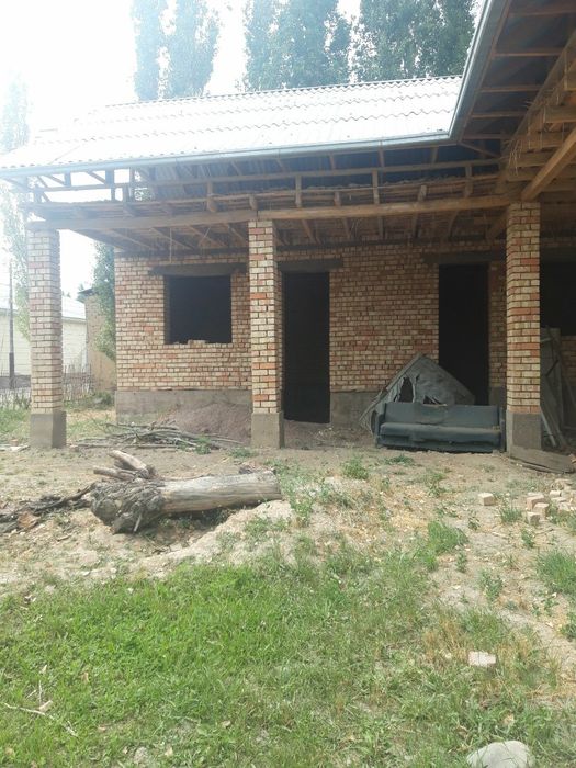 Ховли уй сотилади