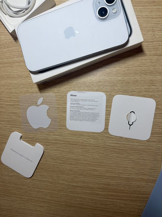 iPhone 15 голубой