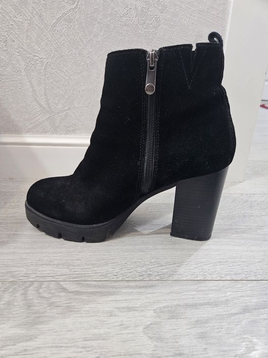 Сапоги на каблуке зимние