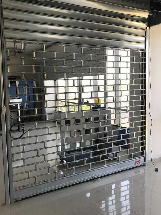 Usi garaj, rulouri exterioare, bariere, automatizari, plase plisee