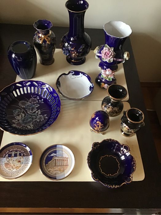 Bibelouri din ceramica cu cobalt sau cristal rosu