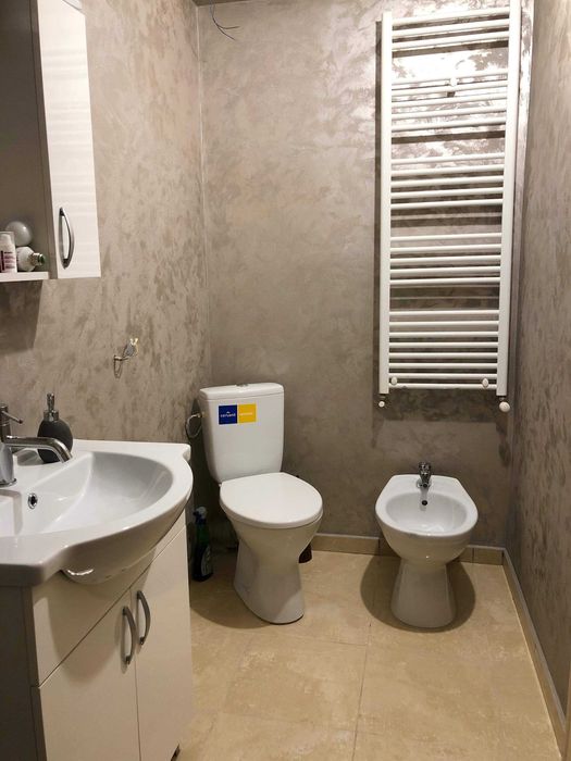 OPORTUNITATE! Apartament 4 camere, 2 etaje, 2 LOCURI PARCARE