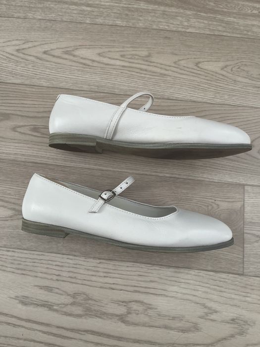 Балетки белые кожаные