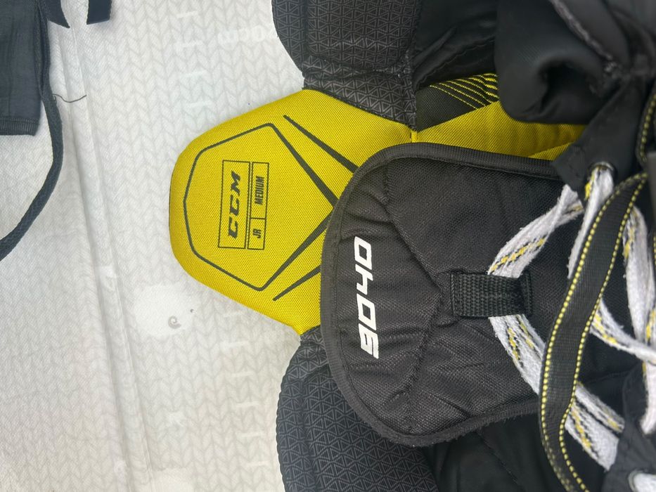 Продам хоккейные шорты CCM