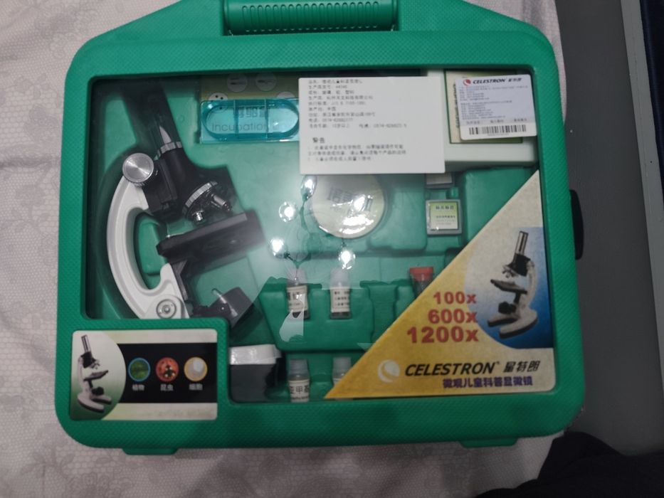 Микроскоп Celestron kids