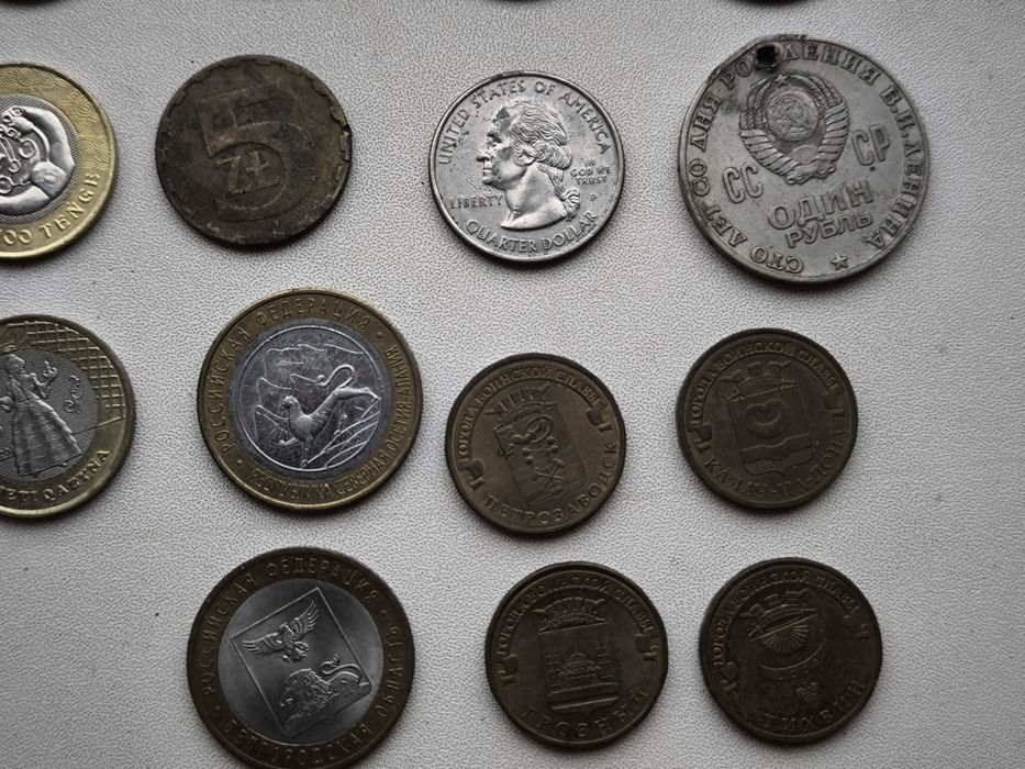 Монеты разные ценные редкие