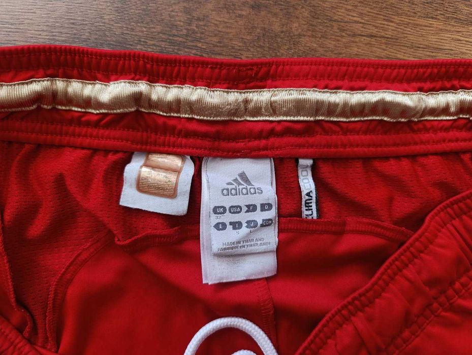 Adidas Liverpool 2010/2012 home къси панталони