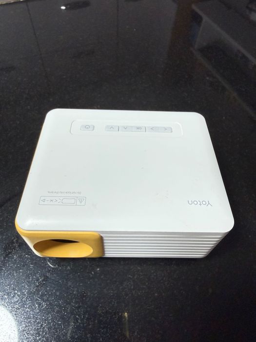 Proiector Yoton